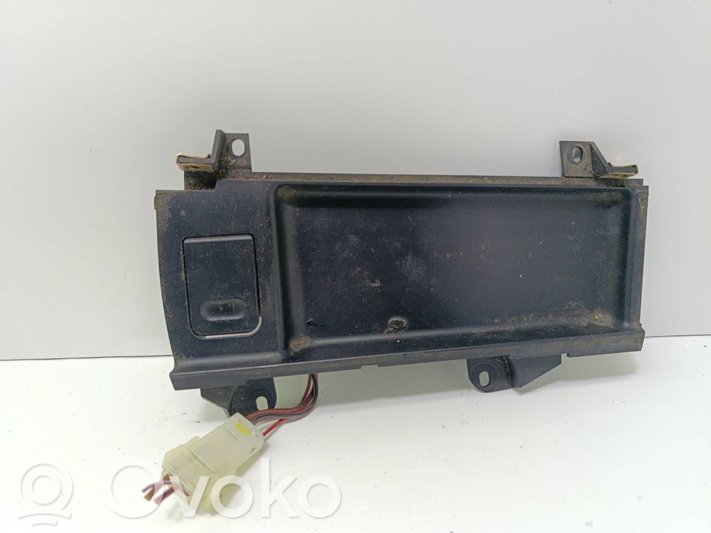 BMW 5 E39 12 V Socket (front) 