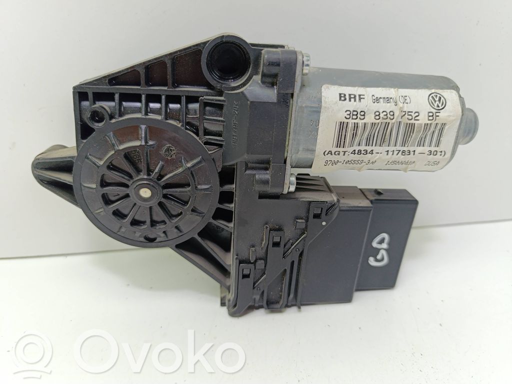 Volkswagen PASSAT B5.5 Silniczek podnoszenia szyby drzwi tylnych 