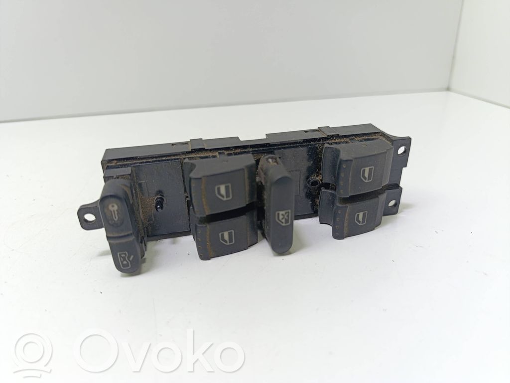 Volkswagen PASSAT B5.5 Electric window control switch 