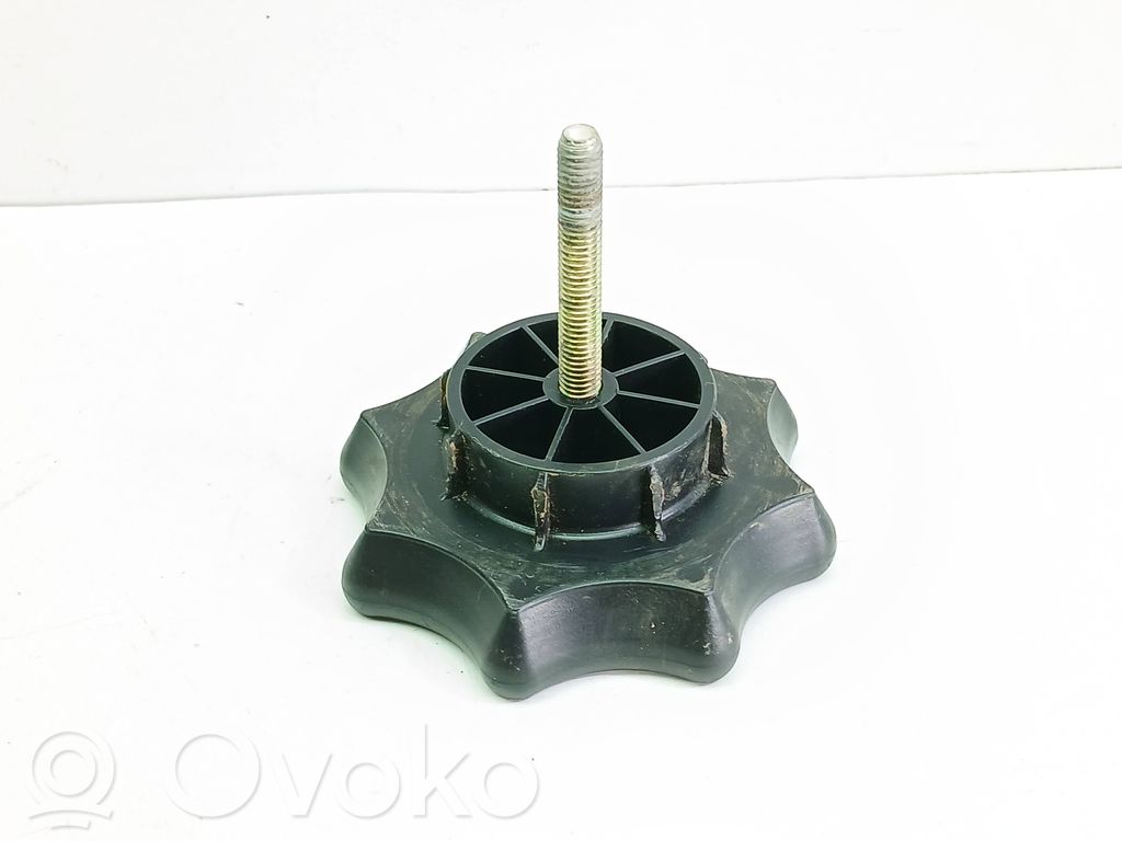 Volkswagen Golf IV Tornillo de la rueda de repuesto 