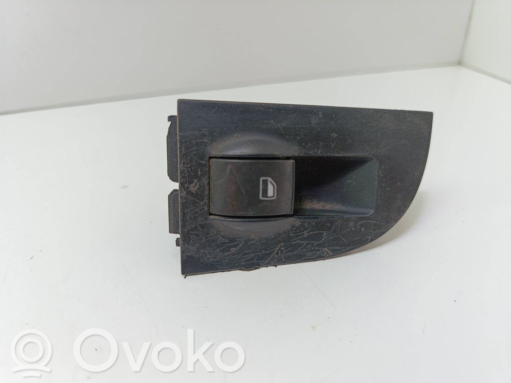 Interrupteur commade lève-vitre   4B0959855A