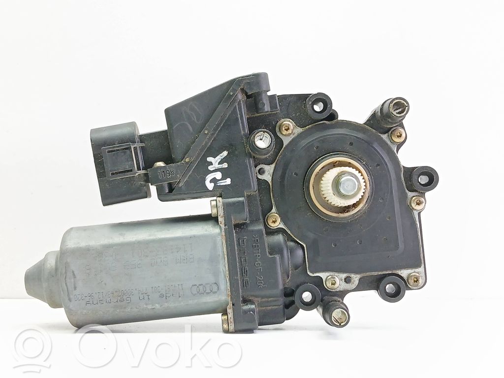 Audi A4 S4 B5 8D Silnik regulatora szyby drzwi przednich 
