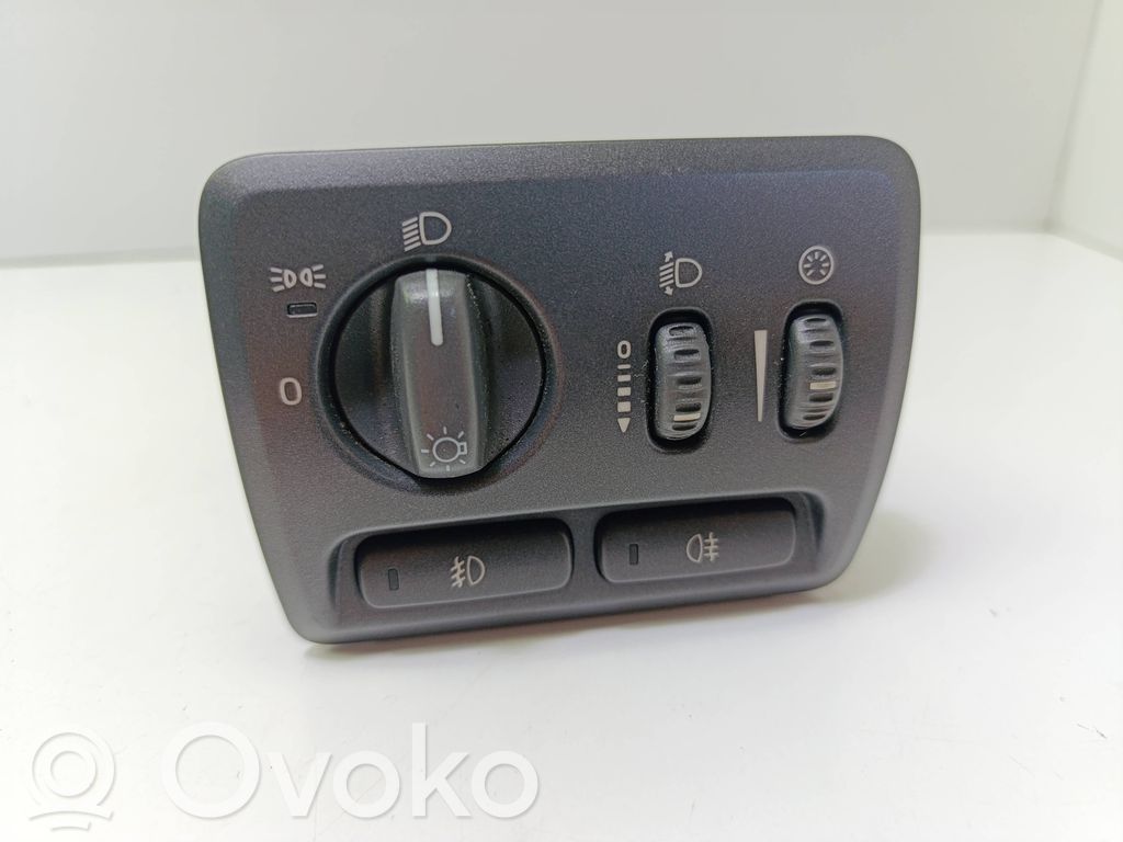 Light switch   9441233