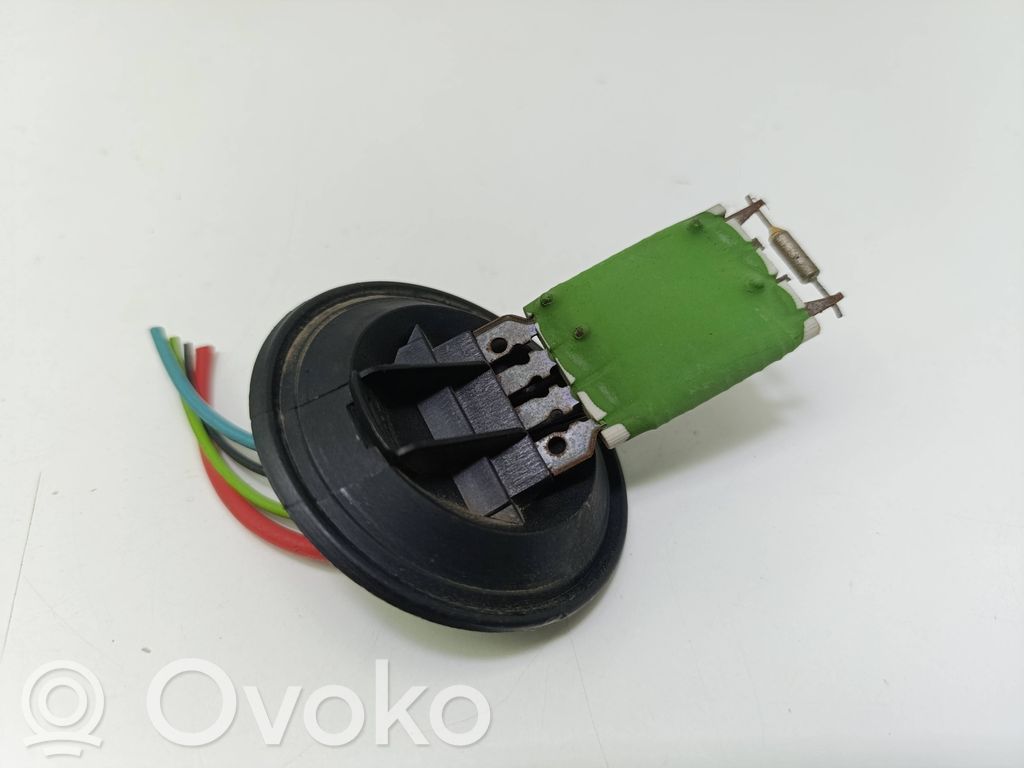 Volkswagen Polo IV 9N3 Rezystor / Opornik dmuchawy nawiewu 