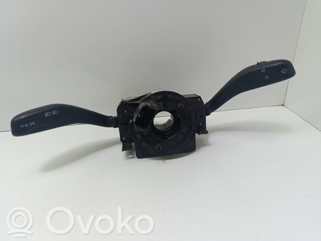 Volkswagen Polo IV 9N3 Interruptor/palanca de limpiador de luz de giro 
