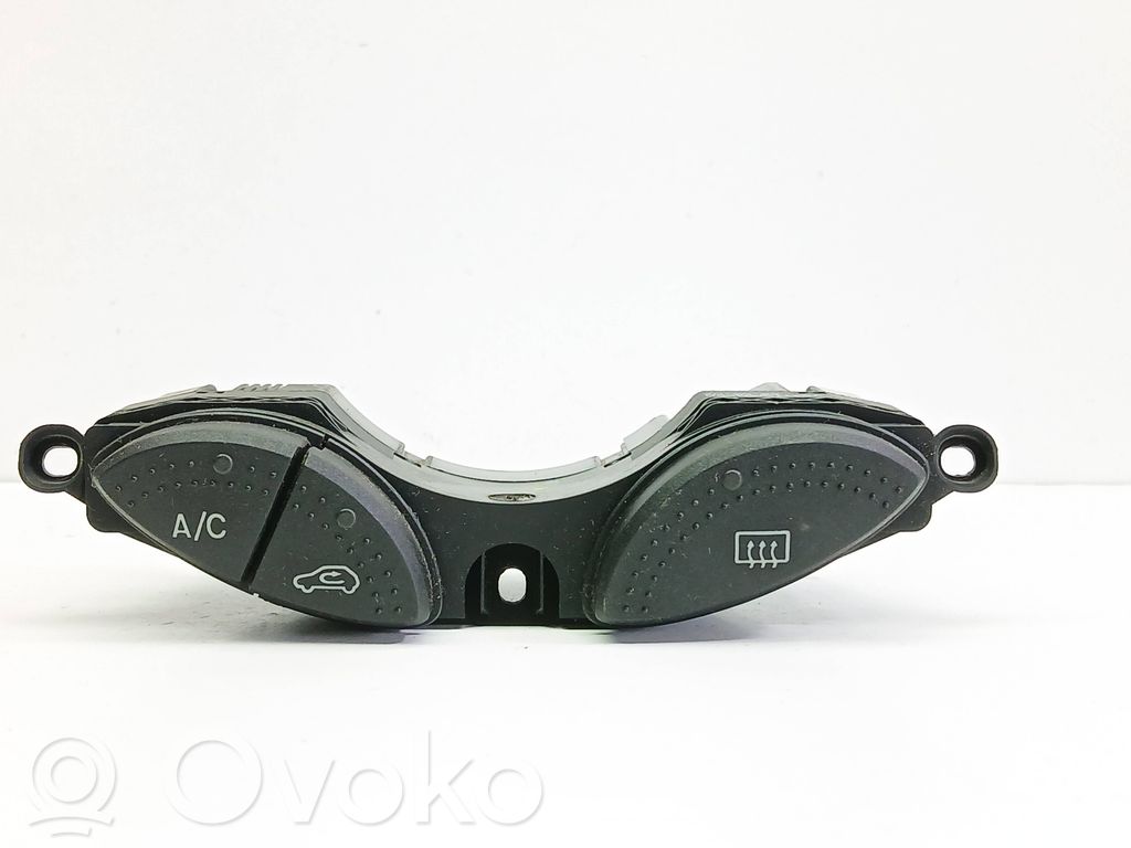Ford Focus Windscreen/window heater switch 