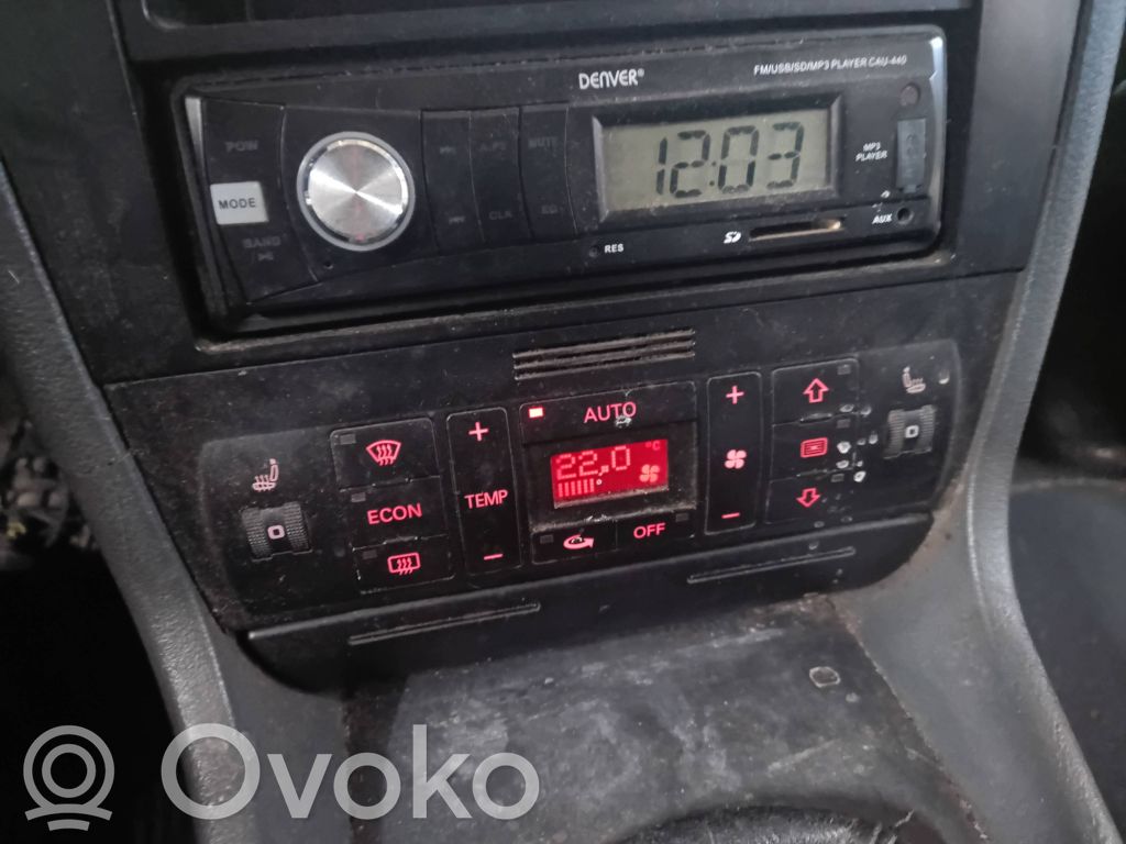 Audi A4 S4 B5 8D Panel klimatyzacji 