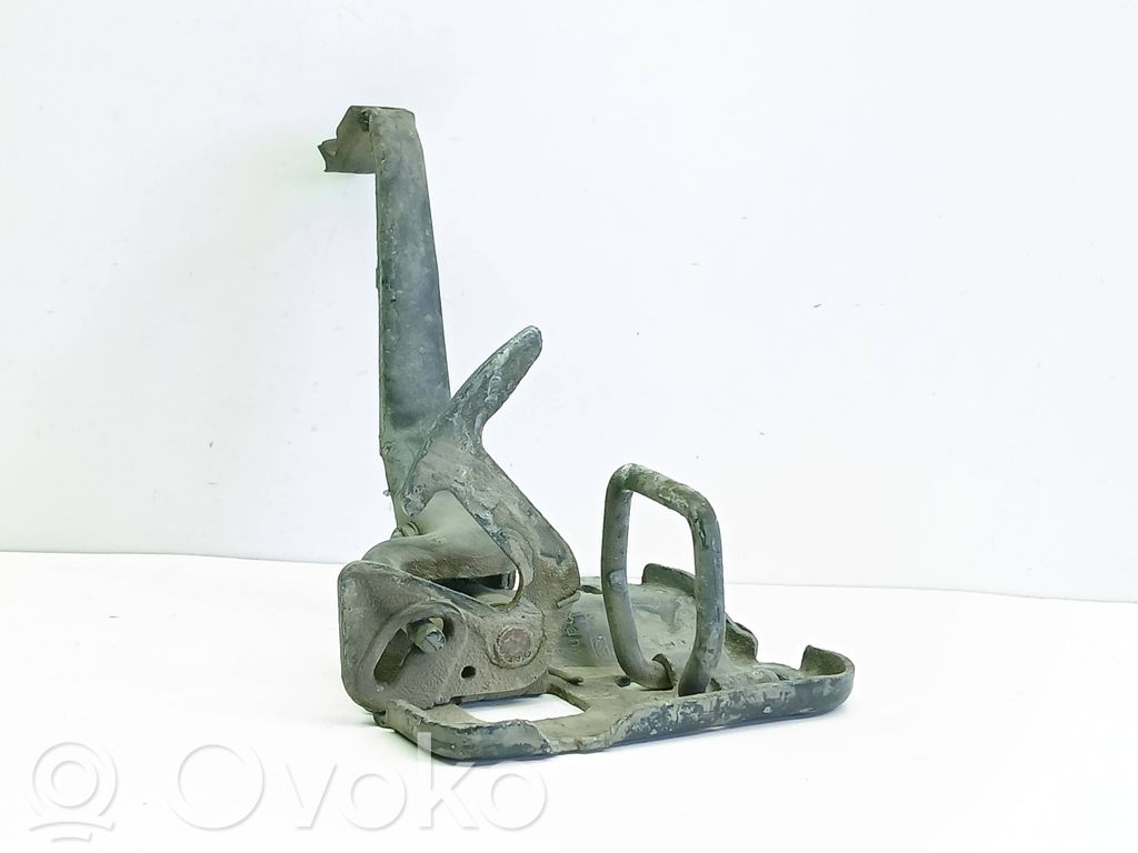 Système poignée, câble ouverture de capot   8D0823480
