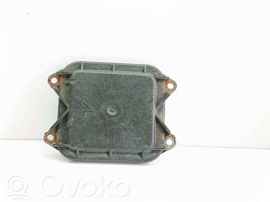 Deckel Abdeckung Scheinwerfer   1305239