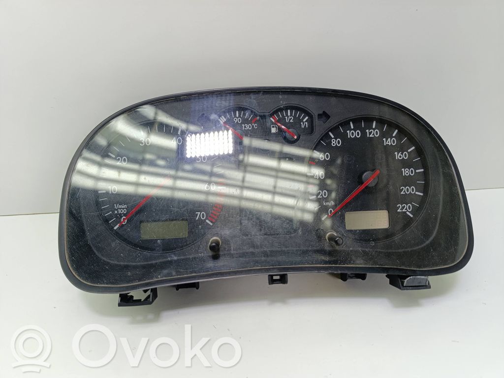 Volkswagen Golf IV Nopeusmittari (mittaristo)