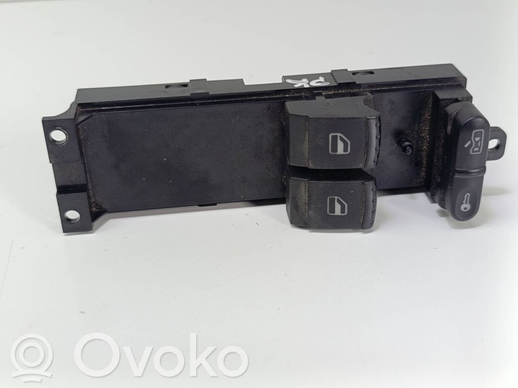 Volkswagen Golf IV Interrupteur commade lève-vitre 