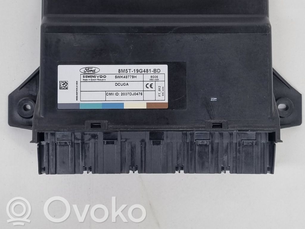 Mukavuusmoduuli   8M5T19G481BD