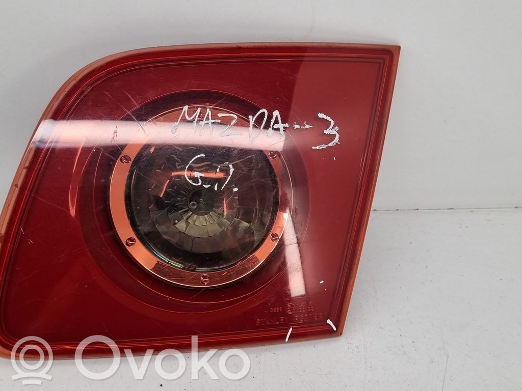 Mazda 3 I Takaluukun takavalot 