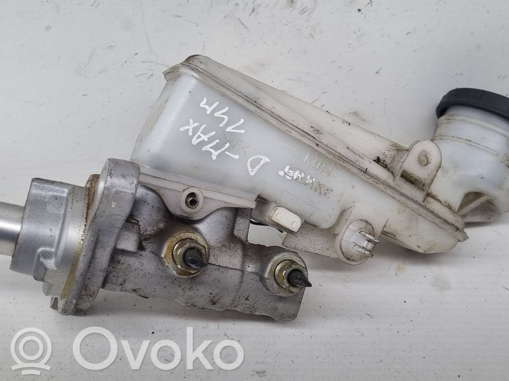 Master brake cylinder
