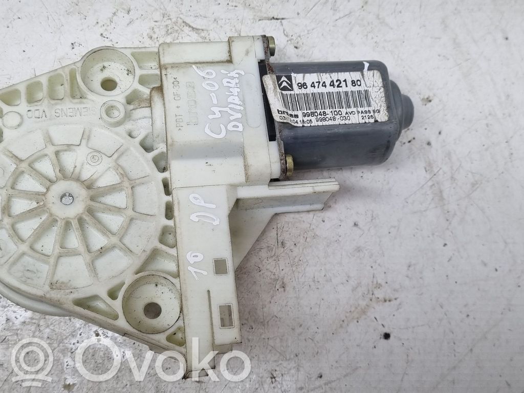 Citroen C4 I Motor del regulador de la ventanilla de la puerta delantera 