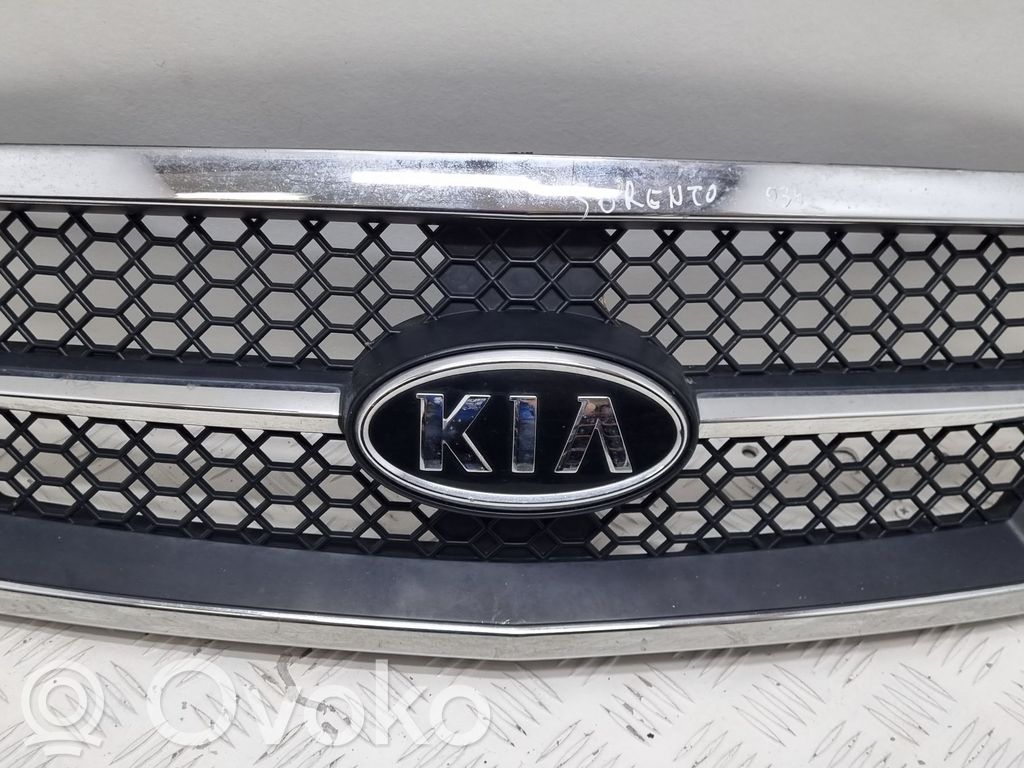 KIA Sorento Etupuskurin ylempi jäähdytinsäleikkö 