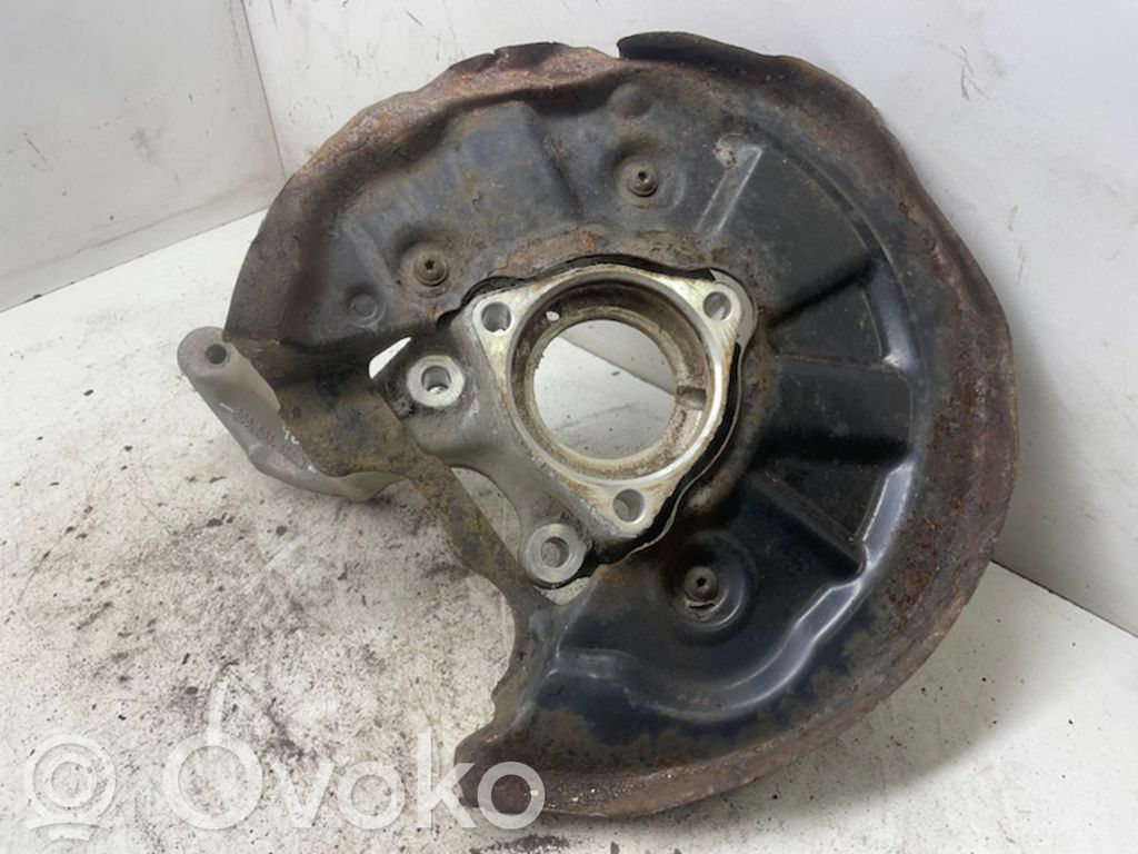 Volkswagen PASSAT B8 Zwrotnica koła tylnego 