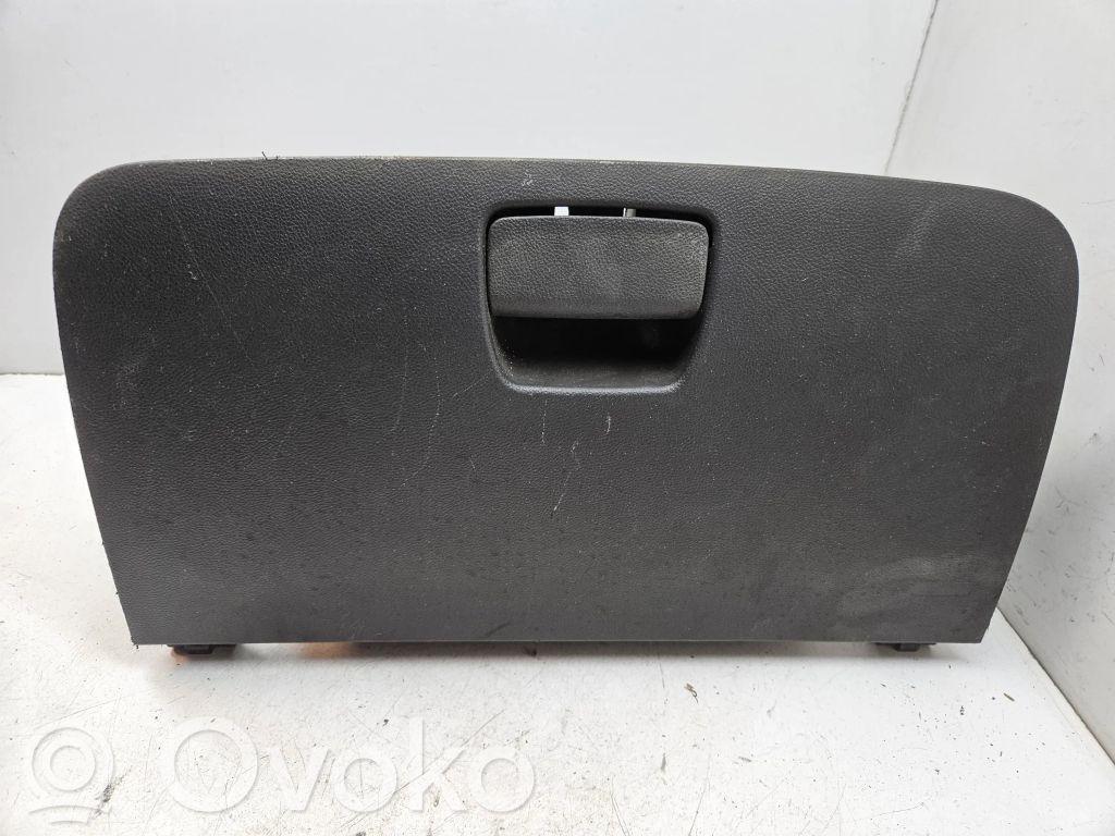 Opel Mokka Daiktadėžės (bordačioko) dangtis 