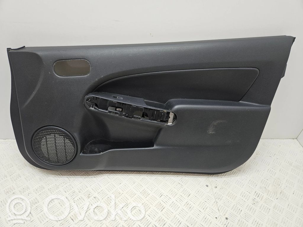 Mazda 2 Etuoven verhoilu 