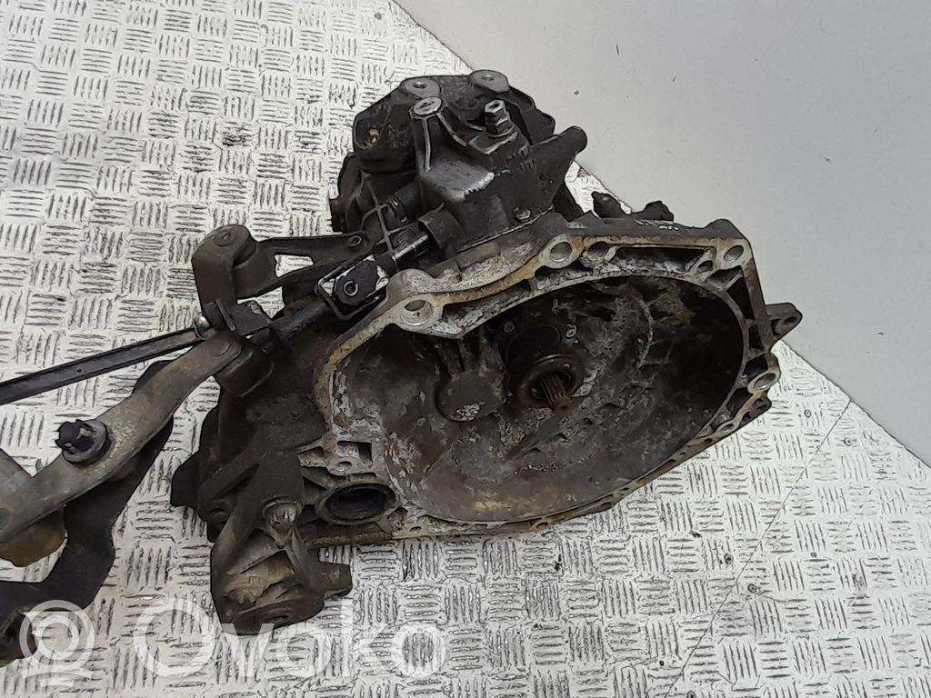 Opel Meriva A Caja de cambios manual de 5 velocidades 