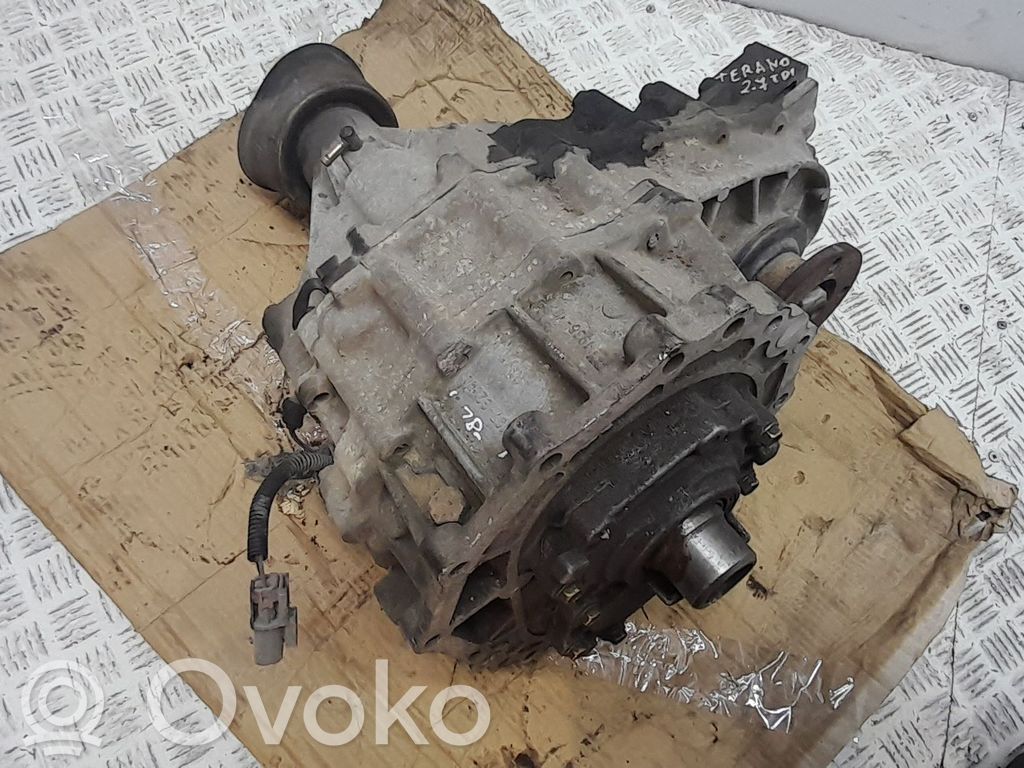 Nissan Terrano Skrzynia rozdzielcza / Reduktor 