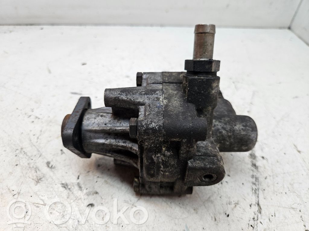 Audi A4 S4 B5 8D Power steering pump 