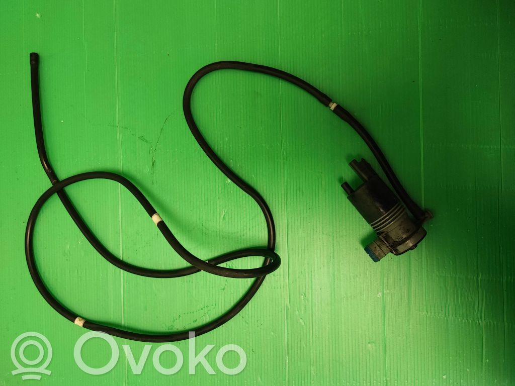 Opel Vivaro Windscreen/windshield washer pump 