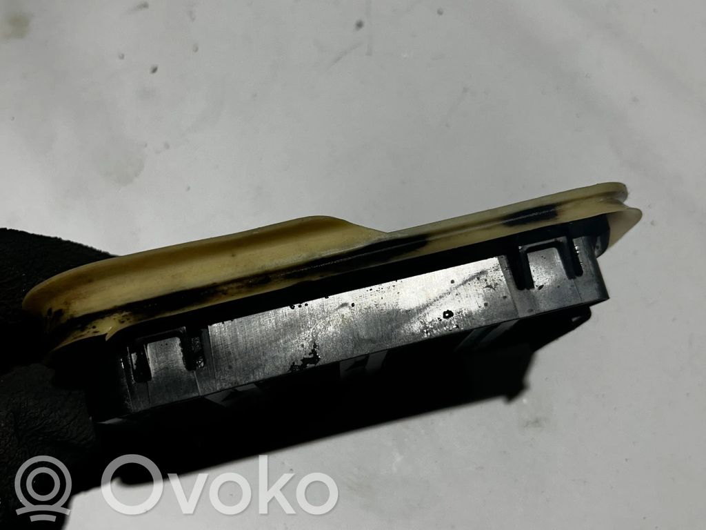 Quarter panel pressure vent   BK21B280B63CA
