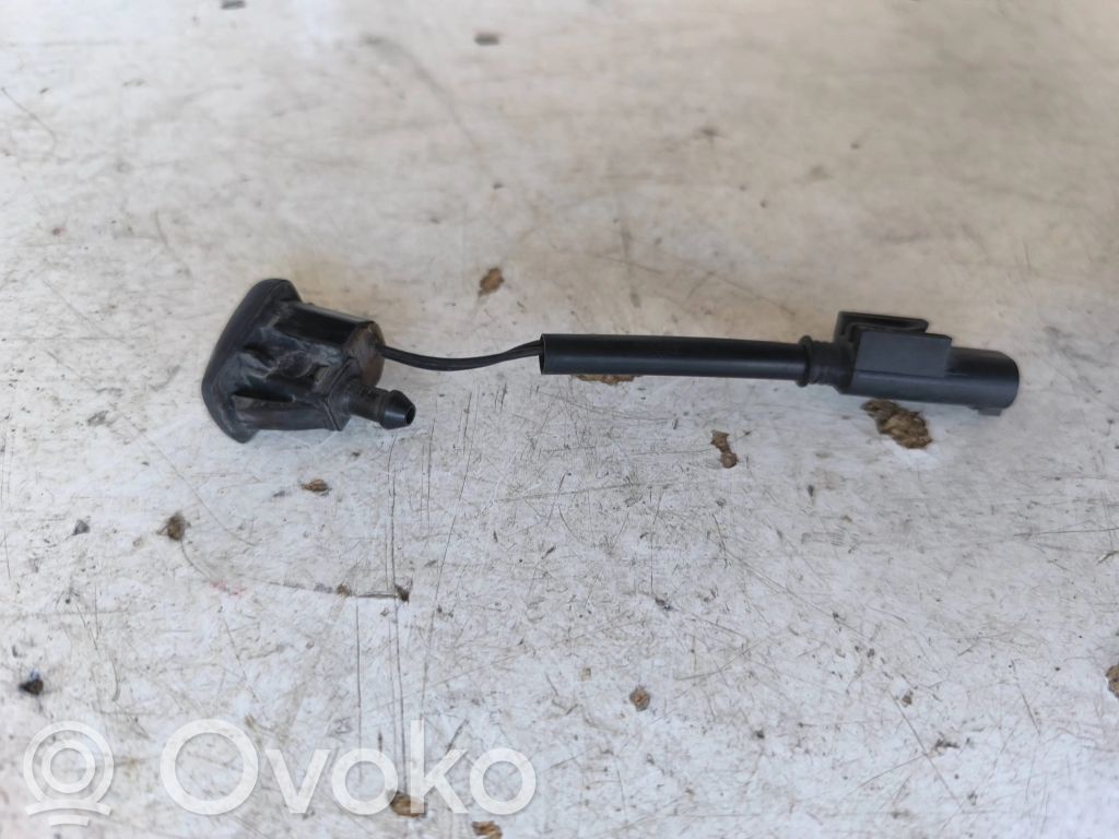 BMW 5 E60 E61 Windshield washer spray nozzle 