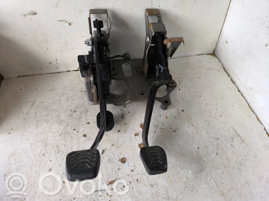 Pedal assembly   BK312450,A12783090,BK2T2B325,12652152000