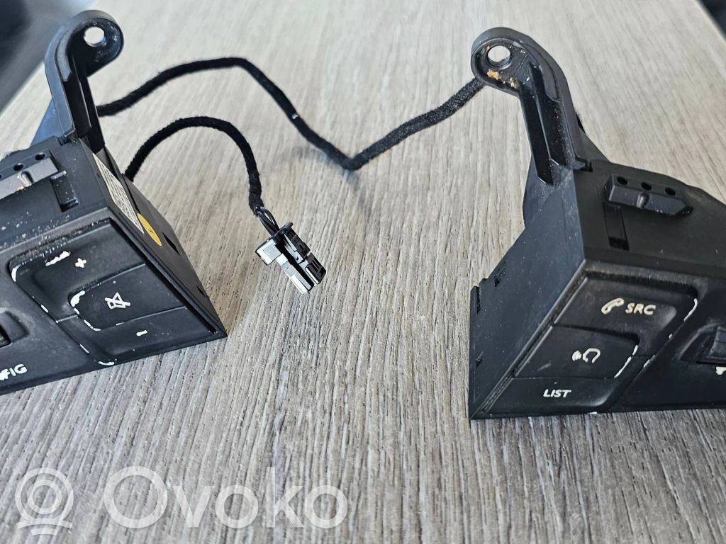 Toyota Proace Stūres pogas / slēdži 