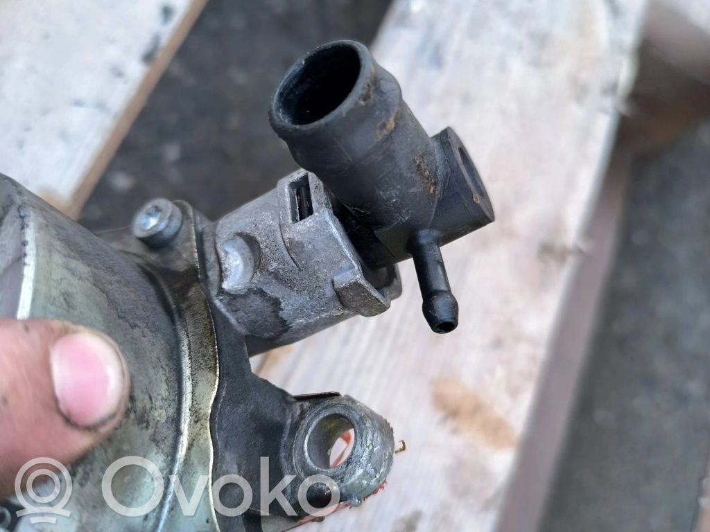 Opel Vivaro Vacuum pump 
