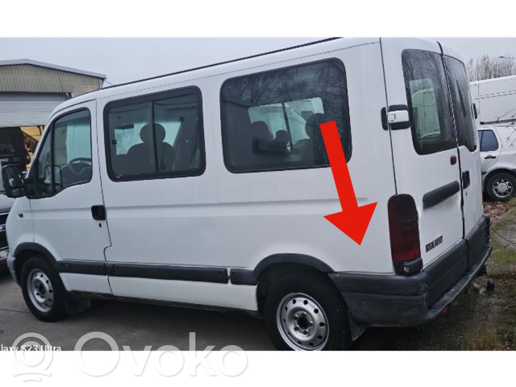 Renault Master II Narożnik zderzaka tylnego 