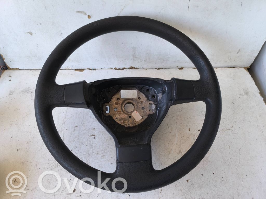 Volkswagen Golf V Ohjauspyörä 