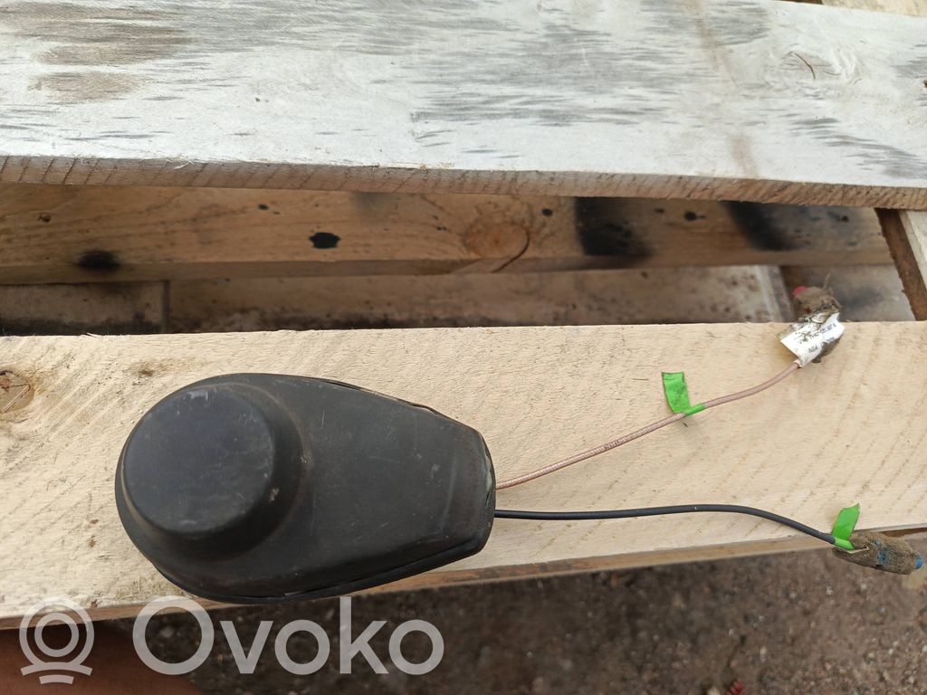 Volkswagen Multivan T5 GPS-pystyantenni 