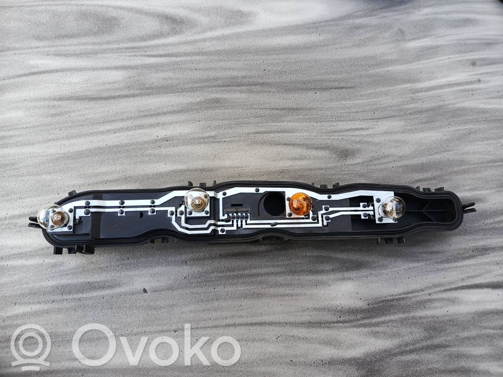 Ford Transit Custom Takavalon osa 