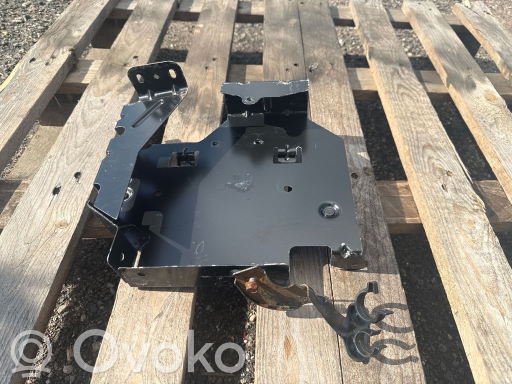 Engine control unit holder   93858909,8200630428