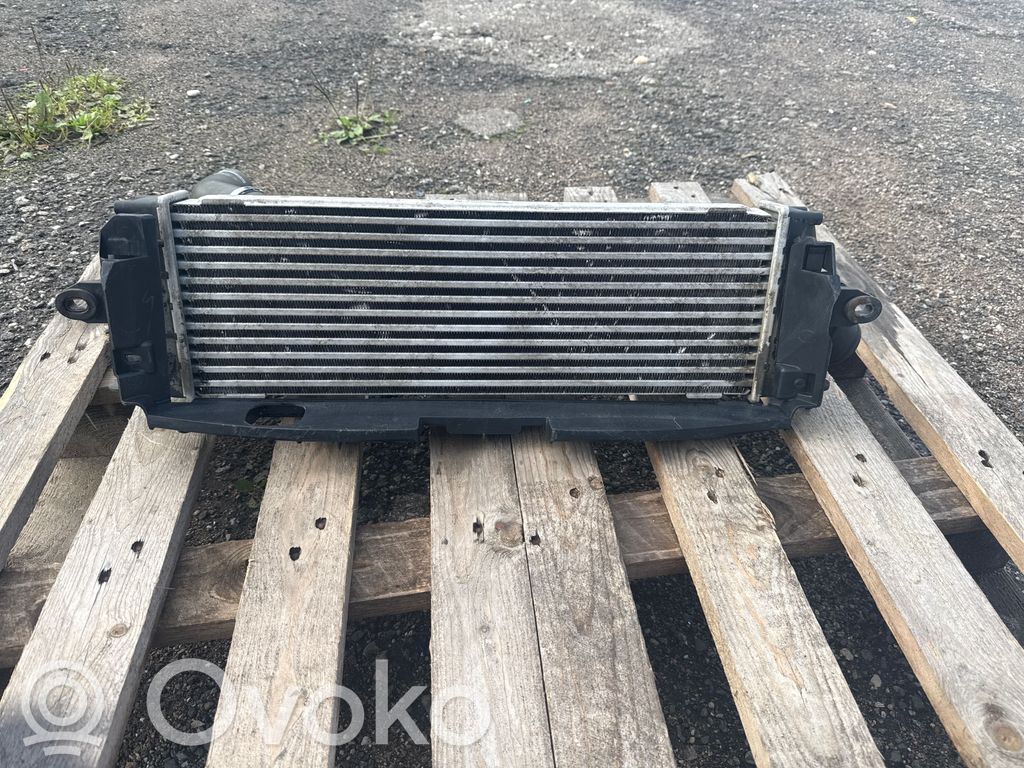 Opel Vivaro Interkūlerio radiatorius 
