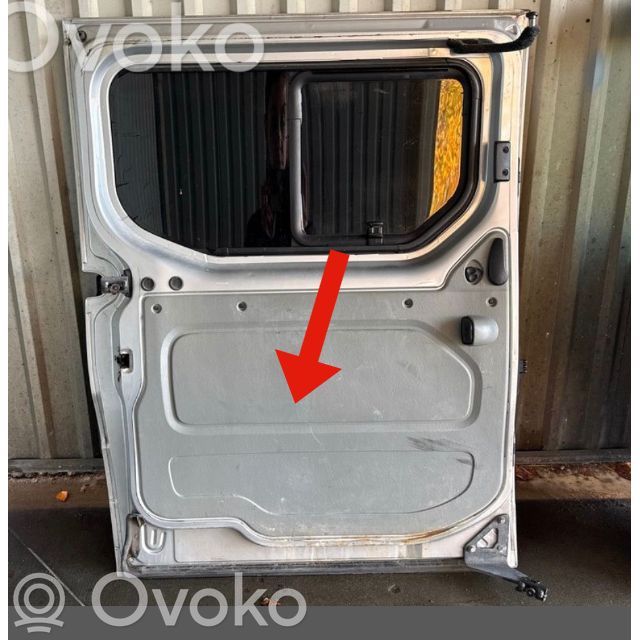 Opel Vivaro Poszycie / Boczek drzwi bocznych / przesuwnych 