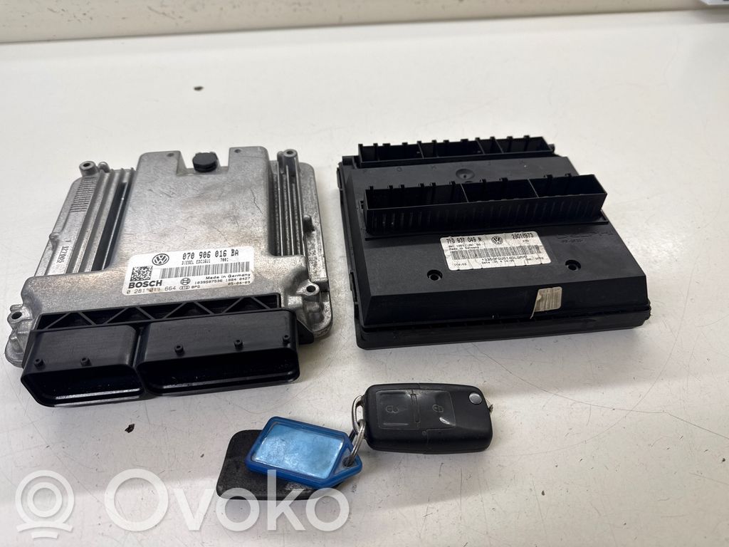 Volkswagen Transporter - Caravelle T5 Komputer / Sterownik ECU i komplet kluczy 