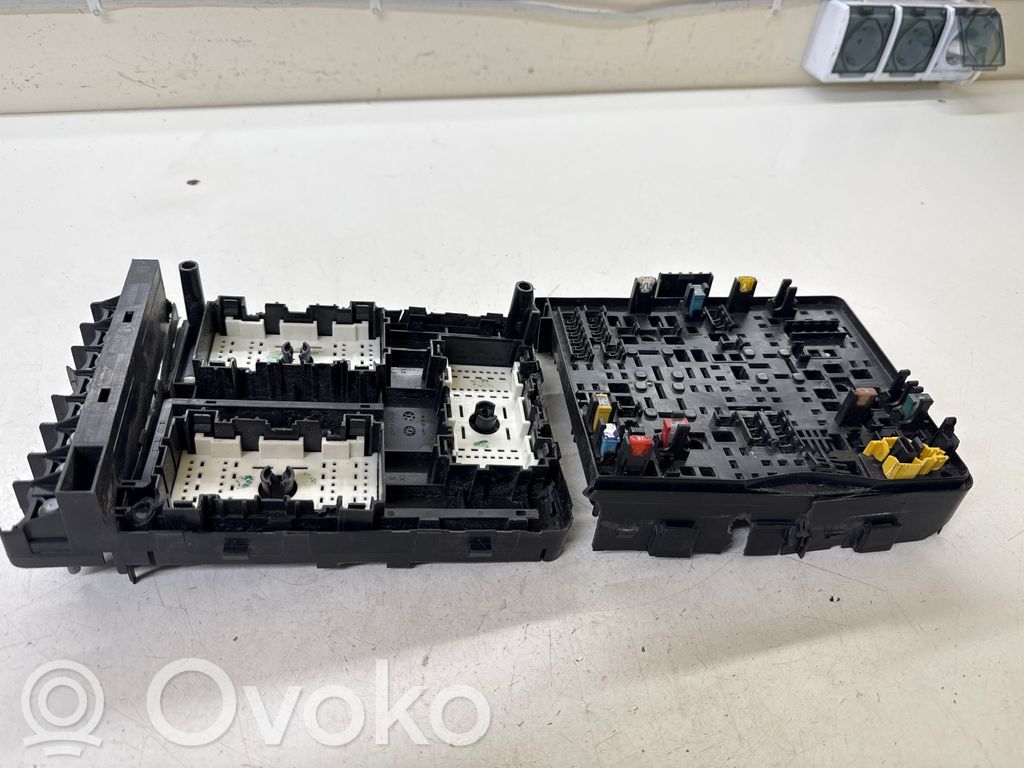Fuse module   68430151AA,T02003459S9901,72033AK