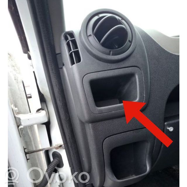 Compartimiento/consola central del panel   8200844693,6321S864