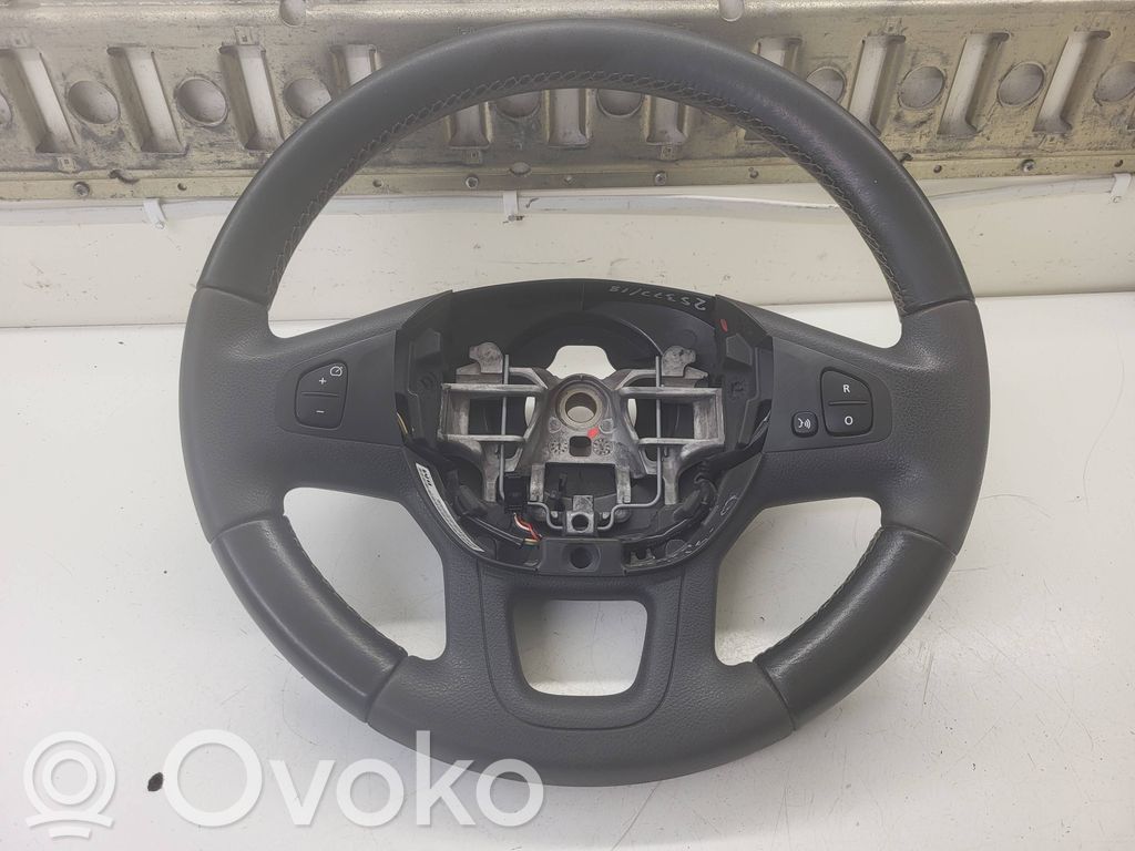Opel Vivaro Ohjauspyörä 