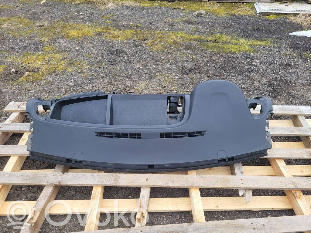 Opel Vivaro Panelė 