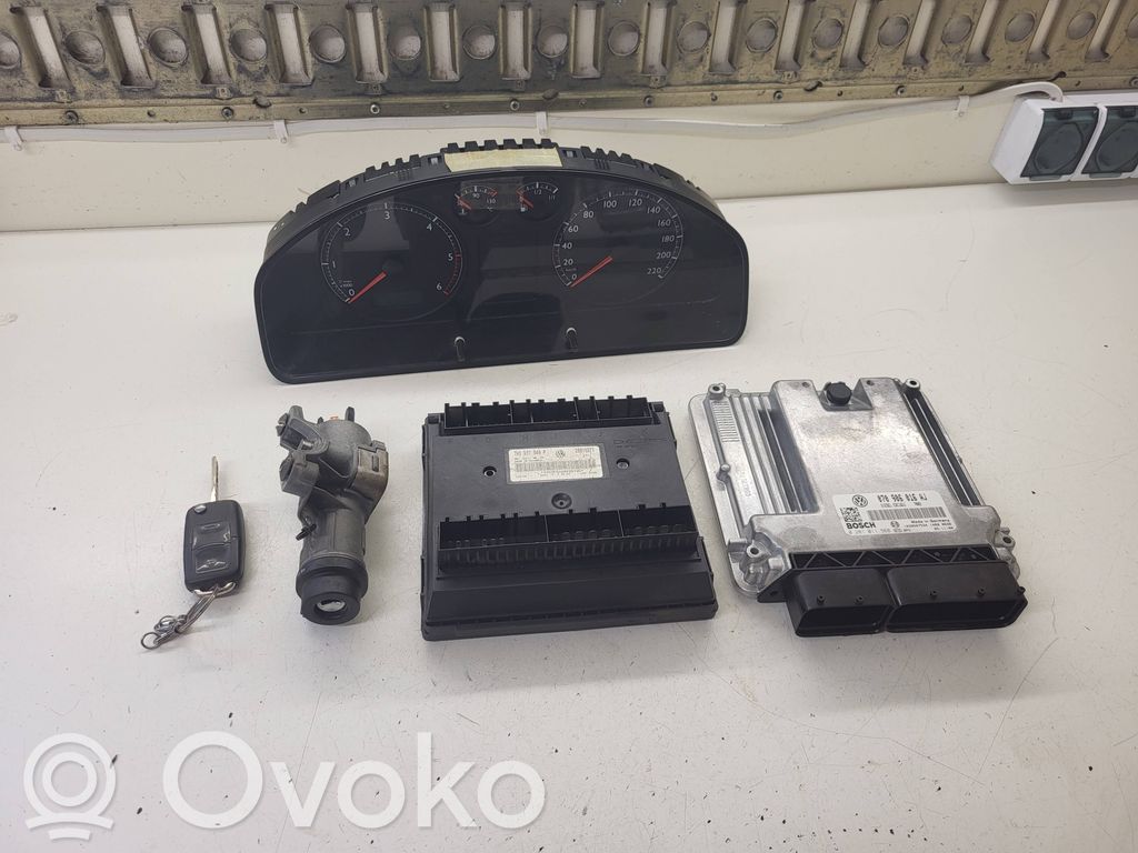 Volkswagen Multivan T5 Komputer / Sterownik ECU i komplet kluczy 