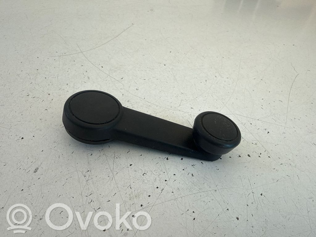 Opel Vivaro Asa de la ventanilla de la puerta delantera 