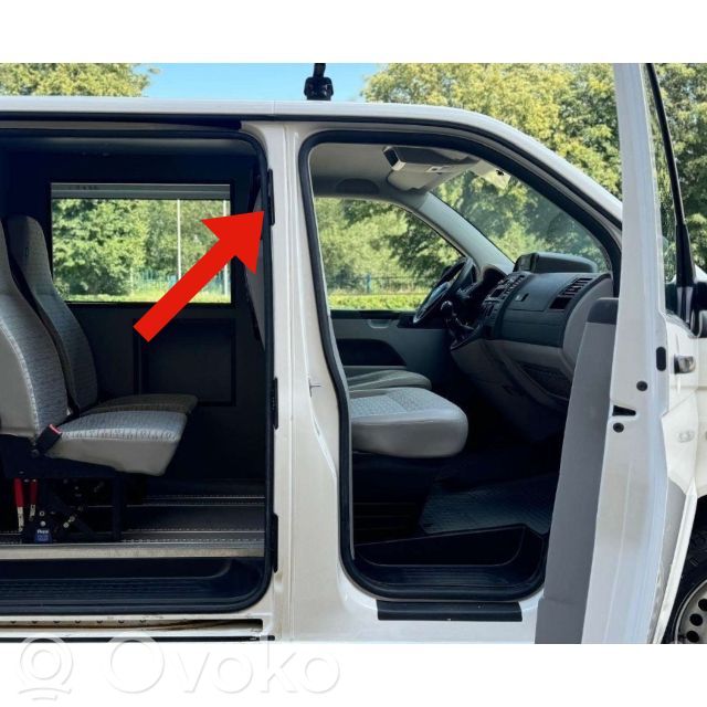Volkswagen Transporter - Caravelle T5 Vēl viena bīdāmo durvju apdare 
