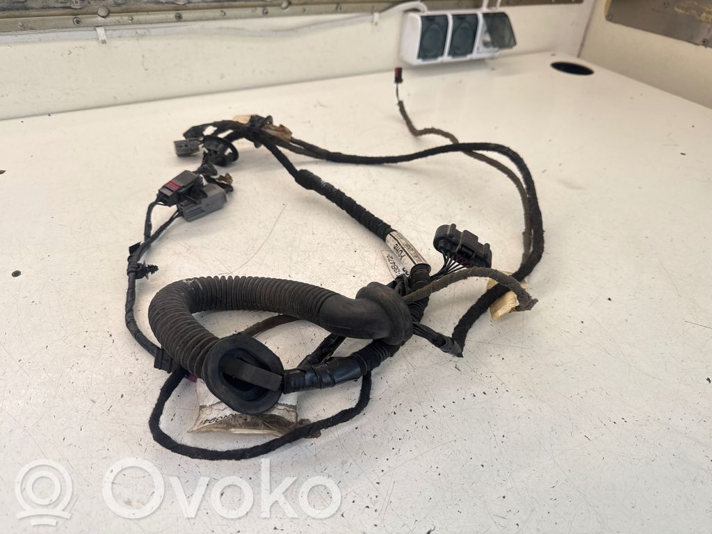 Cableado de puerta trasera   BK2T13B472