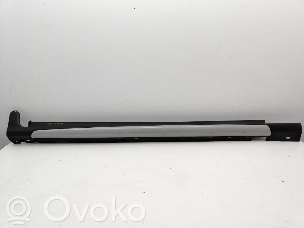 Ford Focus Etukynnys (korin osa) 