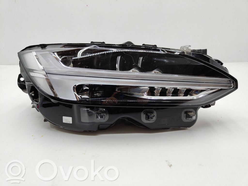 Volvo S90, V90 Scheinwerfer 